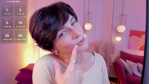 Loren online show from October 2025 02:25:01 PM