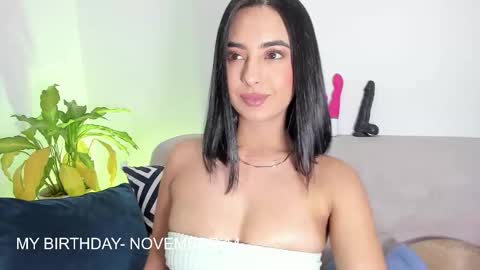 Snapshot of lorens_martin chatting on November 2025 11:15:02 PM L O R E N online show from November 2025 11:15:02 PM