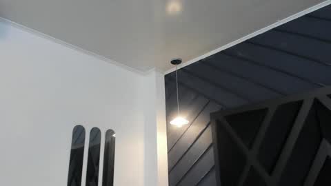  L O R E N Z O  Thumbs Up help  online show from February 2025 11:58:02 PM