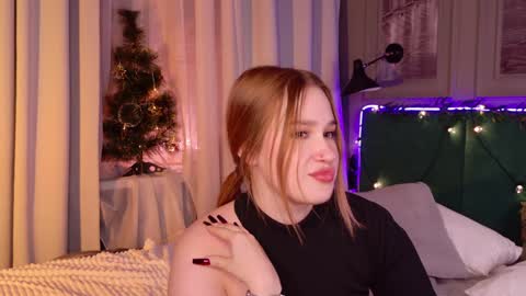 Snapshot of lori_mason chatting on December 2024 01:40:02 AM Lori online show from December 2024 01:40:02 AM