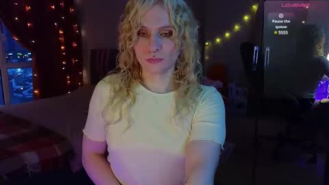 Lori -----------------------------------    online show from March 2025 03:27:01 PM