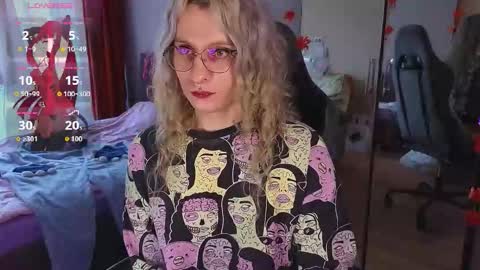 Lori -----------------------------------    online show from September 2025 03:24:01 PM