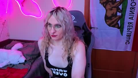 Lori -----------------------------------    online show from February 2026 02:00:02 PM