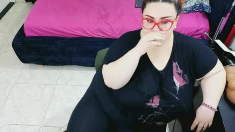 Snapshot of loriscohen chatting on April 2026 04:02:02 AM loriscohen online show from April 2026 04:02:02 AM