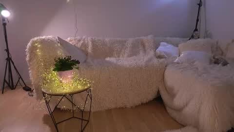 Snapshot of lorrie_love_story chatting on February 2026 09:32:01 AM Lorrie online show from February 2026 09:32:01 AM