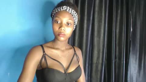 Snapshot of lorrycutie16 chatting on April 2026 04:22:01 PM lorrycutie16 online show from April 2026 04:22:01 PM