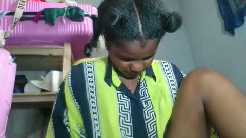 Snapshot of louane98 chatting on February 2026 05:59:02 AM louane98 online show from February 2026 05:59:02 AM