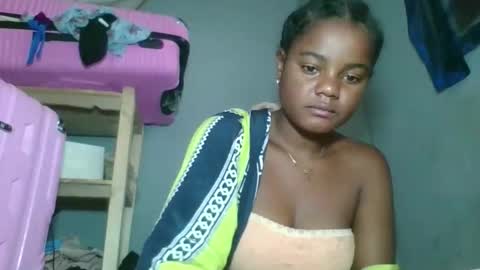 Snapshot of louane98 chatting on February 2026 04:57:01 AM louane98 online show from February 2026 04:57:01 AM