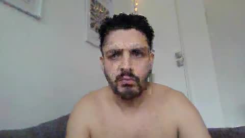 Snapshot of louie_dog chatting on February 2025 12:06:02 PM louie_dog online show from February 2025 12:06:02 PM