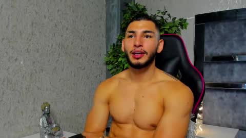 Louis online show from October 2025 07:25:02 PM