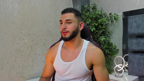 Louis online show from November 2025 07:56:02 PM