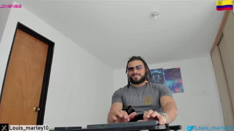 Snapshot of louis_marley_ chatting on March 2025 07:27:02 PM louis_marley_ online show from March 2025 07:27:02 PM