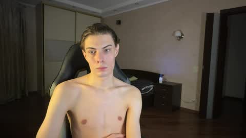 Snapshot of louis_preston chatting on February 2025 07:36:01 PM Mark online show from February 2025 07:36:01 PM