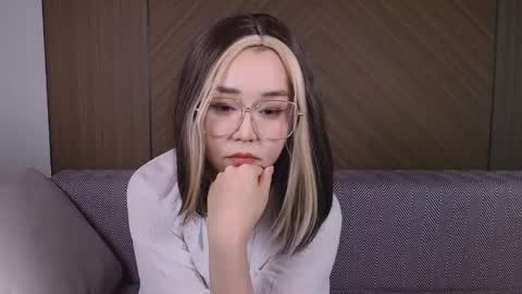 Kim online show from May 2026 07:54:02 PM