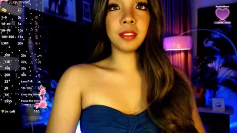 Snapshot of louisassy chatting on October 2025 01:56:01 AM Louisa online show from October 2025 01:56:01 AM