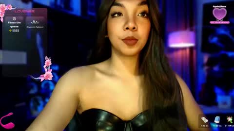 Snapshot of louisassy chatting on November 2025 02:32:02 AM Louisa online show from November 2025 02:32:02 AM