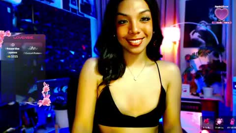 Snapshot of louisassy chatting on June 2026 05:54:02 AM Louisa online show from June 2026 05:54:02 AM