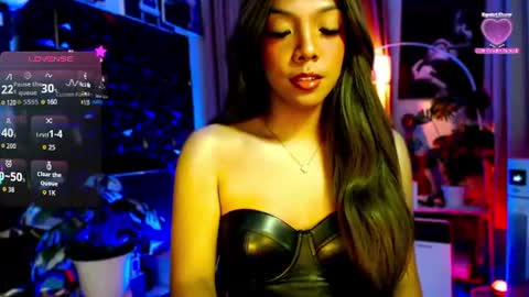 Snapshot of louisassy chatting on June 2026 02:57:01 AM Louisa online show from June 2026 02:57:01 AM