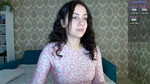 Louise online show from October 2025 07:28:02 AM