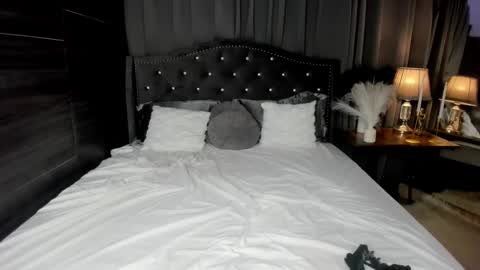 Snapshot of louiseelizabeth chatting on November 2025 02:45:02 PM samantha online show from November 2025 02:45:02 PM