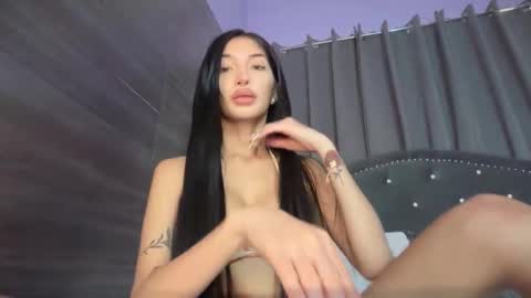 Snapshot of louiseelizabeth chatting on January 2026 12:09:02 PM samantha online show from January 2026 12:09:02 PM