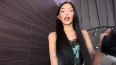 Snapshot of louiseelizabeth chatting on January 2026 01:13:01 PM samantha online show from January 2026 01:13:01 PM