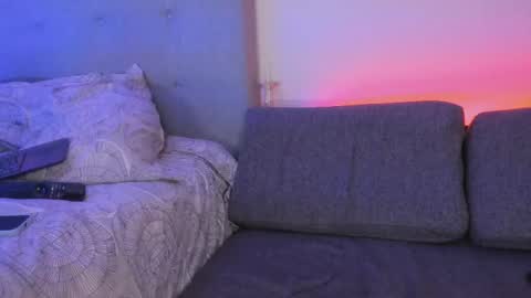 Snapshot of lourreinstounn chatting on February 2026 05:19:01 AM Lourrein Stoun Independiente online show from February 2026 05:19:01 AM