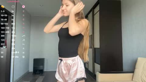 Snapshot of louveniakortright chatting on March 2026 10:41:01 AM Lesi online show from March 2026 10:41:01 AM