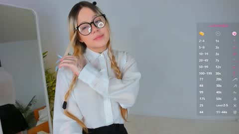 Snapshot of love_audirs6 chatting on December 2025 01:29:01 PM Eva online show from December 2025 01:29:01 PM