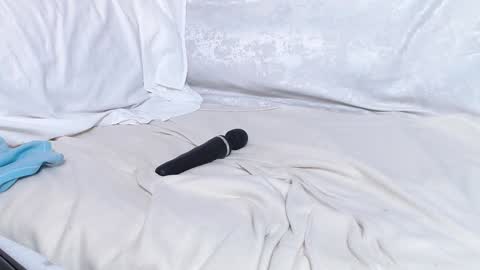 Snapshot of love_bella_ chatting on January 2025 12:18:01 PM love bella online show from January 2025 12:18:01 PM