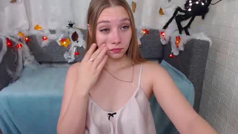 Snapshot of love_bella_ chatting on October 2025 12:42:02 AM love bella online show from October 2025 12:42:02 AM