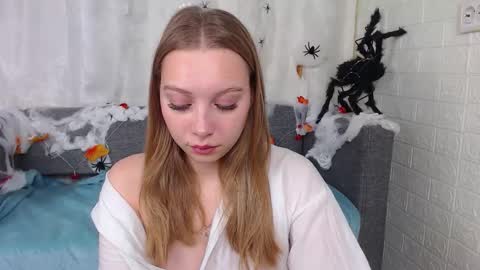 Snapshot of love_bella_ chatting on October 2025 12:11:01 AM love bella online show from October 2025 12:11:01 AM