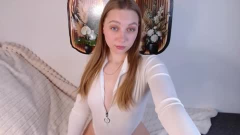 love bella  online show from April 2026 12:13:01 AM