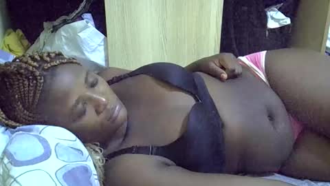 Snapshot of love_bug02 chatting on February 2026 01:32:01 AM love bug online show from February 2026 01:32:01 AM