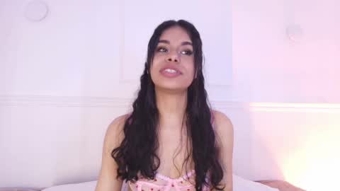 Snapshot of love_cameron chatting on December 2025 07:30:02 PM Cam online show from December 2025 07:30:02 PM