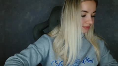 Snapshot of love_dom_meg chatting on March 2025 05:56:01 PM Megane online show from March 2025 05:56:01 PM