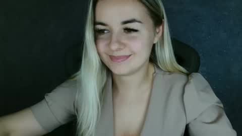 Snapshot of love_dom_meg chatting on March 2025 03:12:02 PM Megane online show from March 2025 03:12:02 PM