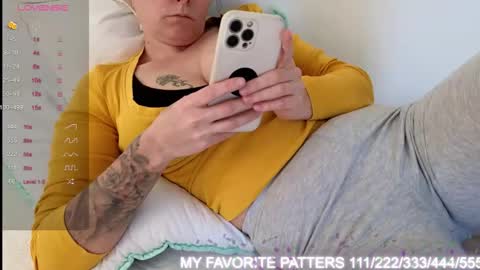 Snapshot of love_jessy_love chatting on February 2026 01:18:01 PM jessmy pleasure is in your hands s online show from February 2026 01:18:01 PM