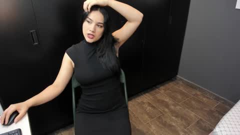 Kristen LoveBerry online show from October 2025 01:17:01 AM