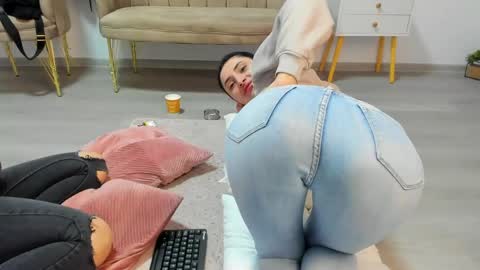 Andreea online show from May 2026 05:45:01 AM