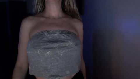 LoVe On  online show from February 2026 02:05:02 AM