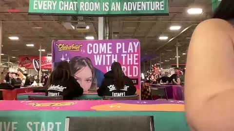 Snapshot of love_raquel_xo chatting on December 2024 06:28:02 PM Raquel Love online show from December 2024 06:28:02 PM