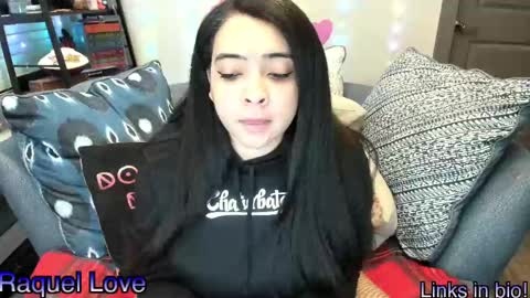 Snapshot of love_raquel_xo chatting on February 2025 02:05:02 AM Raquel Love online show from February 2025 02:05:02 AM