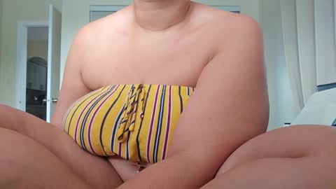 Snapshot of love_raquel_xo chatting on October 2025 07:01:02 PM Raquel Love online show from October 2025 07:01:02 PM