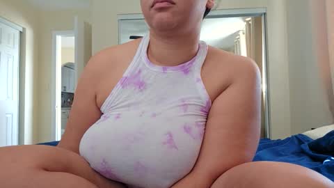 Snapshot of love_raquel_xo chatting on October 2025 03:44:02 PM Raquel Love online show from October 2025 03:44:02 PM