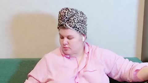 Snapshot of love_wiggy18 chatting on December 2024 01:57:02 PM Ally online show from December 2024 01:57:02 PM