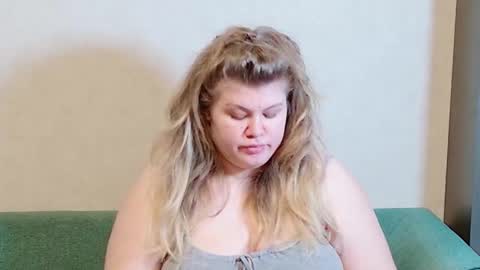 Snapshot of love_wiggy18 chatting on December 2024 02:22:01 PM Ally online show from December 2024 02:22:01 PM