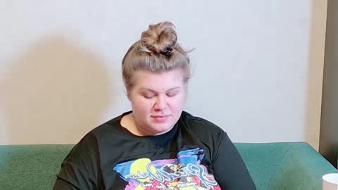 Snapshot of love_wiggy18 chatting on December 2024 03:22:01 PM Ally online show from December 2024 03:22:01 PM