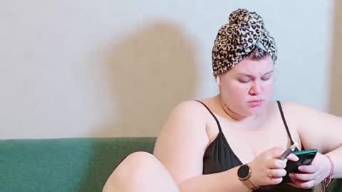 Snapshot of love_wiggy18 chatting on January 2025 01:04:01 PM Ally online show from January 2025 01:04:01 PM