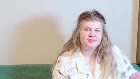 Snapshot of love_wiggy18 chatting on January 2025 03:43:01 PM Ally online show from January 2025 03:43:01 PM